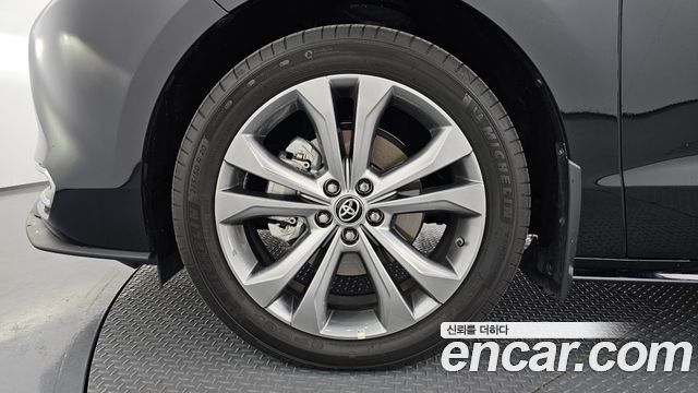 Toyota Sienna 4-го поколения 2.5 Hybrid 2WD - фото 4