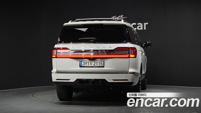 Lincoln Navigator 4-го поколения 3.5L - фото 3