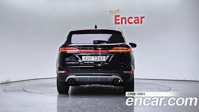 Lincoln MKC 2.0 AWD - фото 3