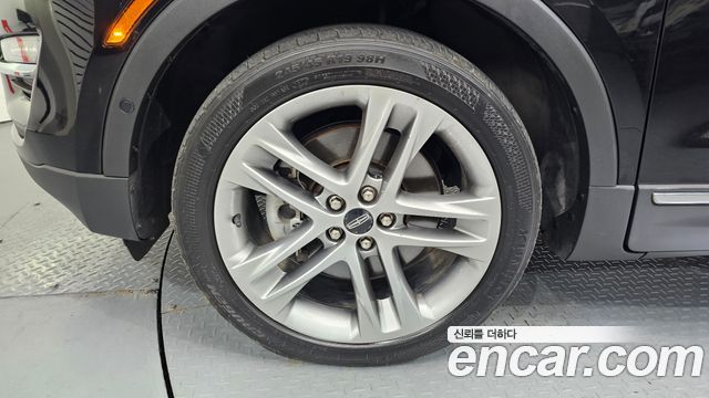 Lincoln MKC 2.0 AWD - фото 4