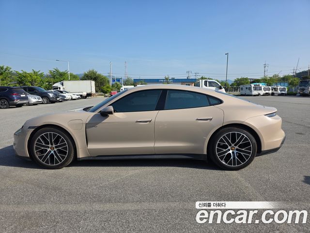 Porsche Taycan Base - фото 1