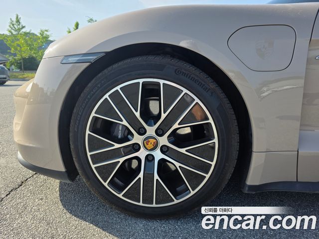 Porsche Taycan Base - фото 4