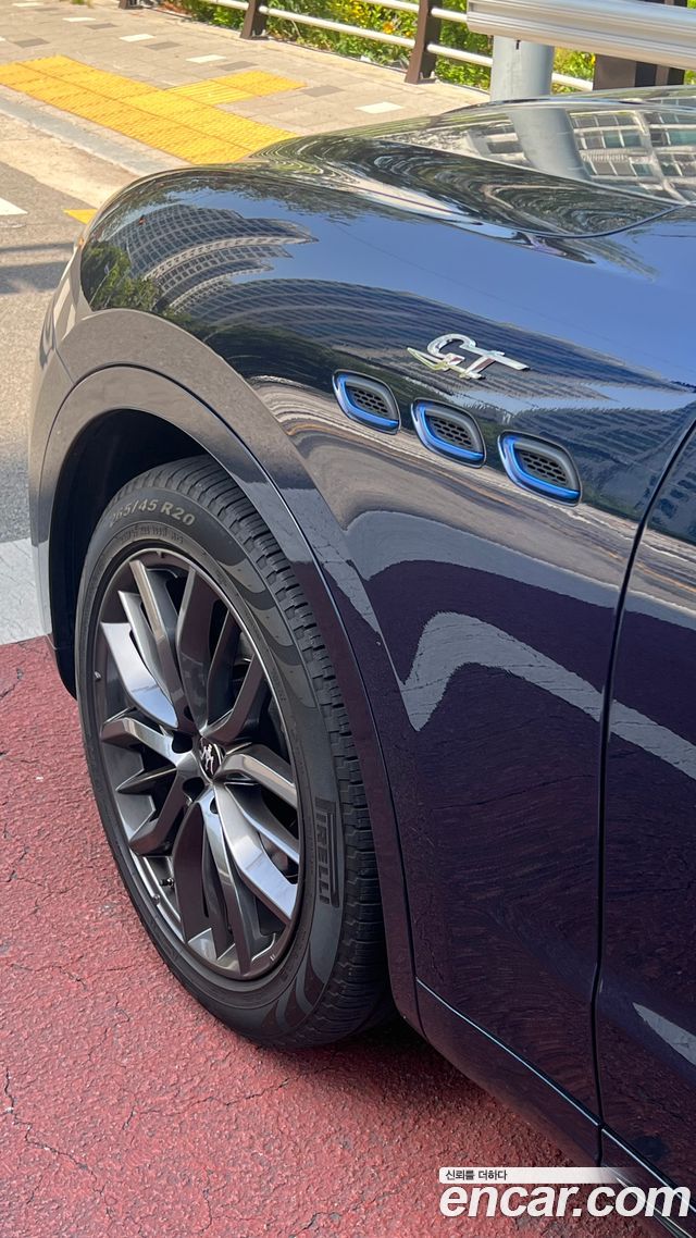 Maserati Levante 2.0 GT AWD - фото 4