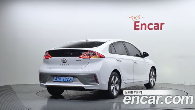 Hyundai Ioniq N - фото 1