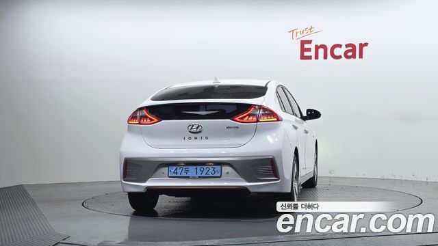 Hyundai Ioniq N - фото 3