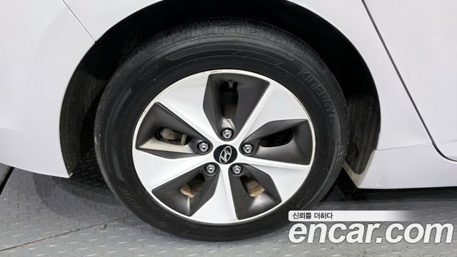 Hyundai Ioniq N - фото 4