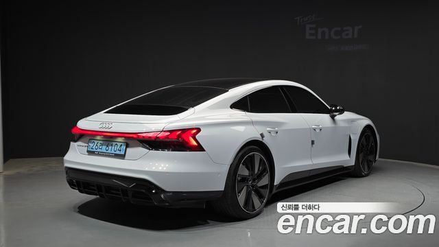 Audi e-tron GT GT quattro Premium - фото 1