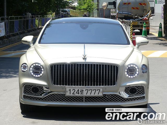 Bentley Flying Spur 3-го поколения 4.0 Azure - фото 0