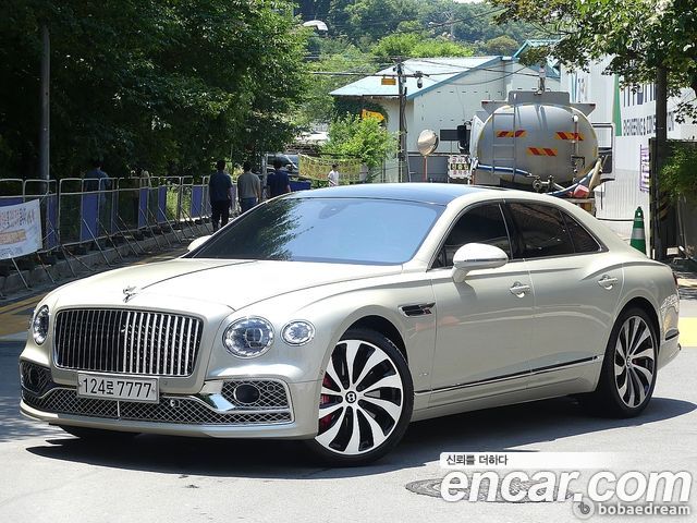 Bentley Flying Spur 3-го поколения 4.0 Azure - фото 1