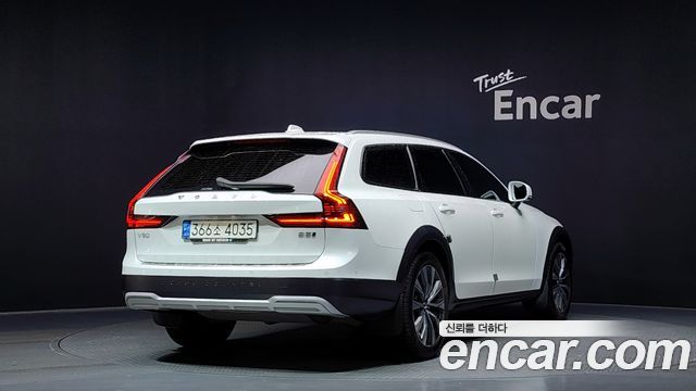 Volvo V90 B5 Pro AWD - фото 1