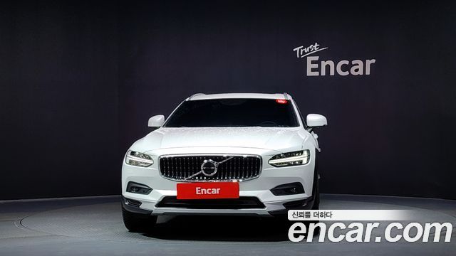 Volvo V90 B5 Pro AWD - фото 2