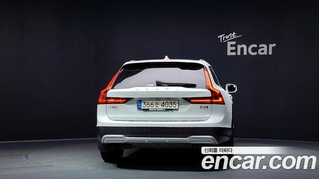 Volvo V90 B5 Pro AWD - фото 3