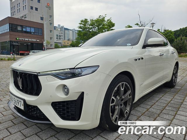 Maserati Levante 3.0 AWD GranSport - фото 1