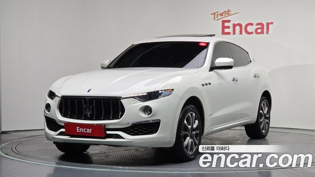 Maserati Levante 3.0 AWD GranLusso - фото 0
