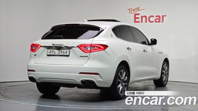 Maserati Levante 3.0 AWD GranLusso - фото 1