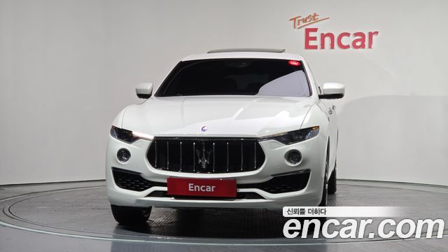 Maserati Levante 3.0 AWD GranLusso - фото 2