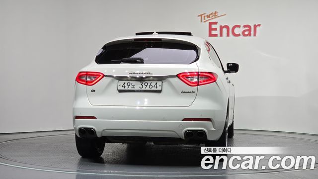 Maserati Levante 3.0 AWD GranLusso - фото 3