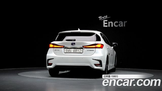 Lexus CT200h 1.8 Supreme ZWA10 - фото 3
