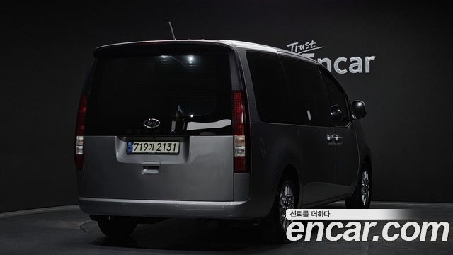 Hyundai Staria Tourer 11-Seater Modern - фото 1