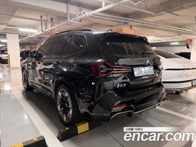 BMW iX3 M Sports - фото 3