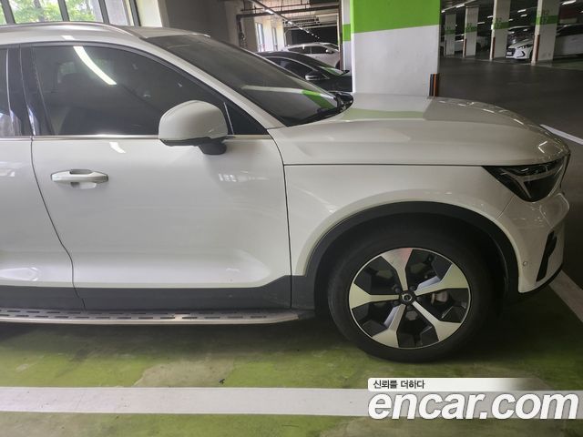 Volvo XC40 B4 Ultimate Bright - фото 3