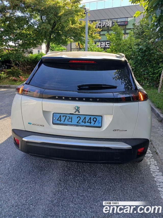 Peugeot 2008 2-го поколения EV GT Line - фото 3