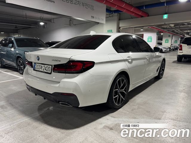 BMW 5-Series G30 530e M Sport - фото 1