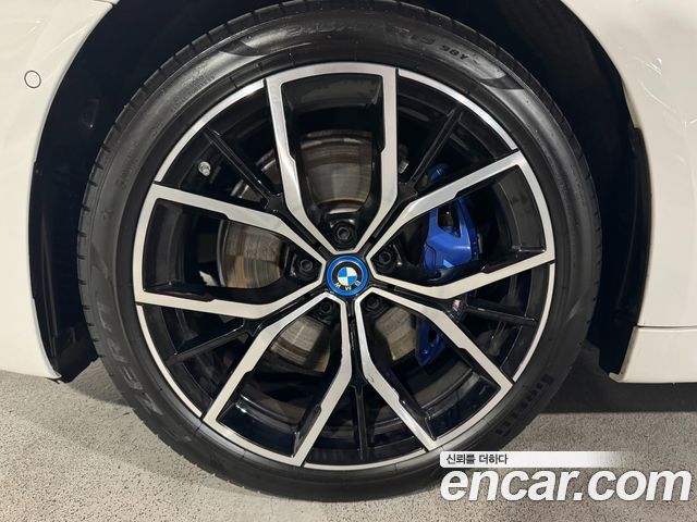 BMW 5-Series G30 530e M Sport - фото 4