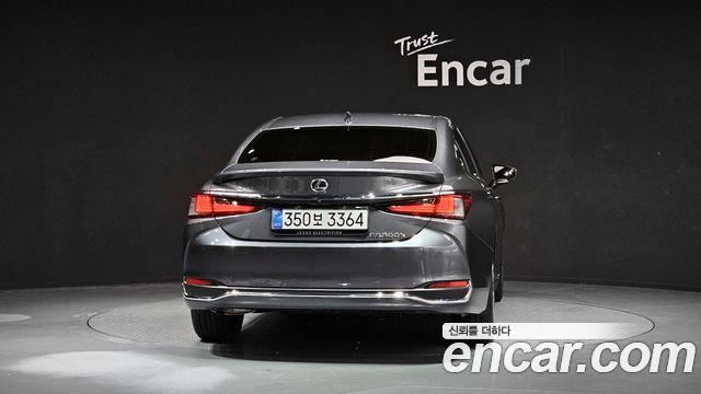 Lexus ES 7-го поколения Executive - фото 3