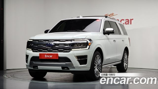 Ford Expedition Platinum 4WD 7Seater - фото 0