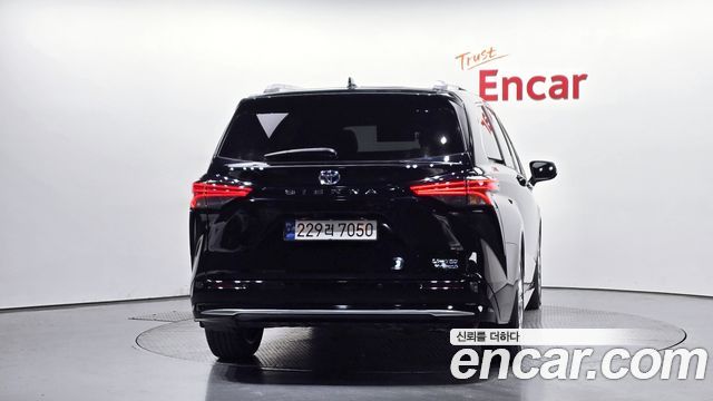 Toyota Sienna 4-го поколения 2.5 Hybrid 2WD - фото 3