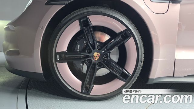 Porsche Taycan Base - фото 4