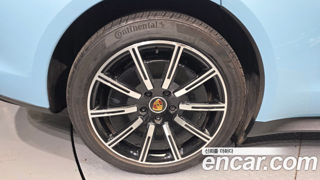Porsche Taycan 4S - фото 4