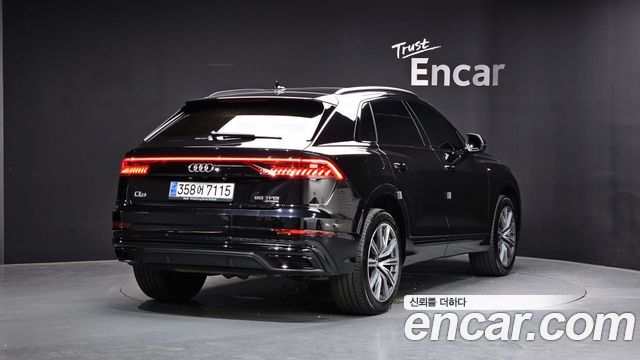 Audi Q8 55 TFSI Quattro Premium - фото 1