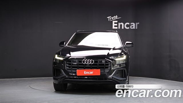 Audi Q8 55 TFSI Quattro Premium - фото 2