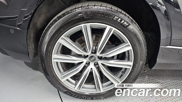 Audi Q8 55 TFSI Quattro Premium - фото 4