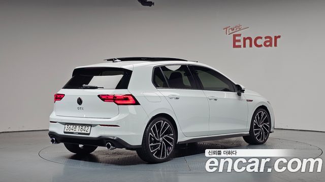 Volkswagen Golf 8-го поколения 2.0 GTI - фото 0