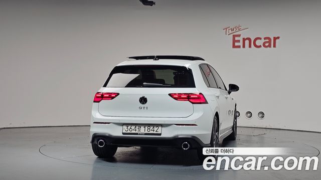 Volkswagen Golf 8-го поколения 2.0 GTI - фото 2