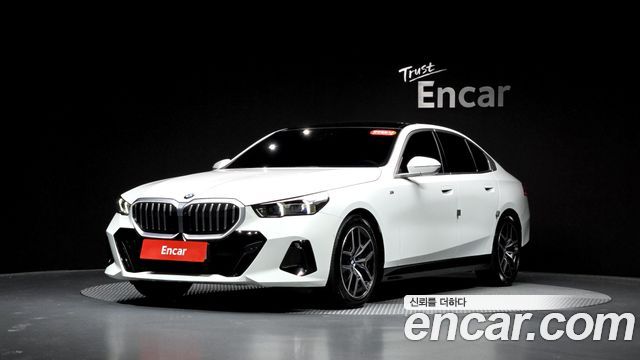 BMW 5-Series G60 520i M Sport - фото 0