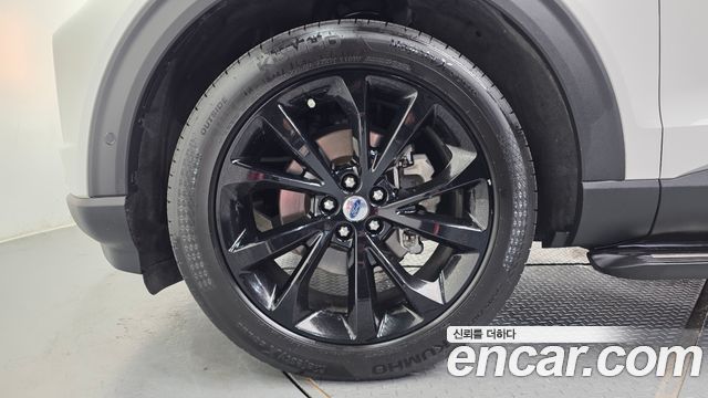 Ford Explorer 6-го поколения 3.0 Platinum 4WD - фото 4