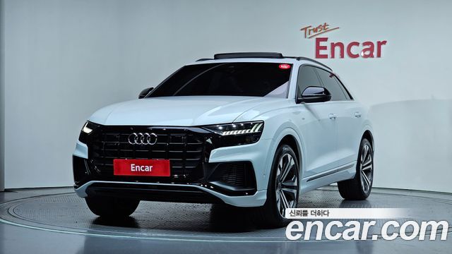 Audi Q8 55 TFSI Quattro Premium - фото 0