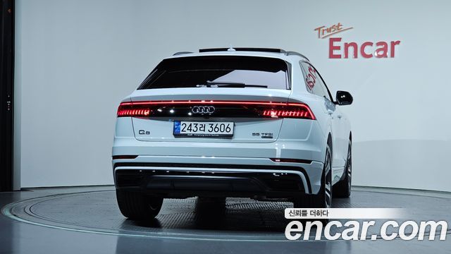 Audi Q8 55 TFSI Quattro Premium - фото 3