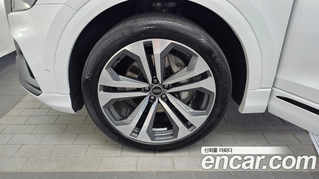 Audi Q8 55 TFSI Quattro Premium - фото 4