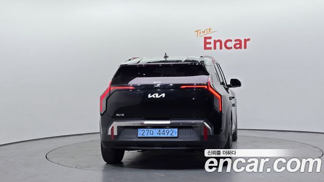 Kia EV3 Long Range 2WD Earth - фото 3