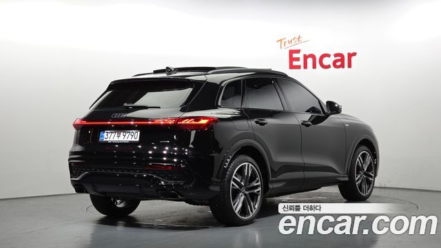 Audi Q5 45 TFSI Quattro S Line Black Ediiton - фото 1