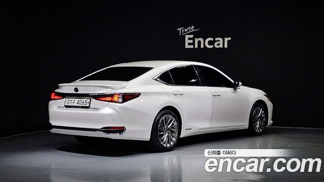 Lexus ES 7-го поколения Executive - фото 1