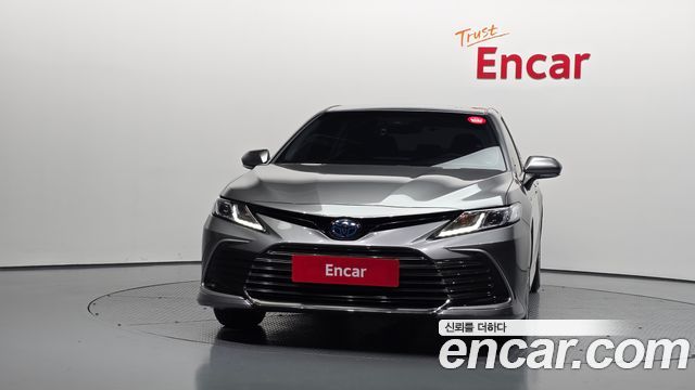 Toyota Camry XV70 2.5 LE Hybrid - фото 2