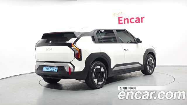 Kia EV3 Standard 2WD Air - фото 1