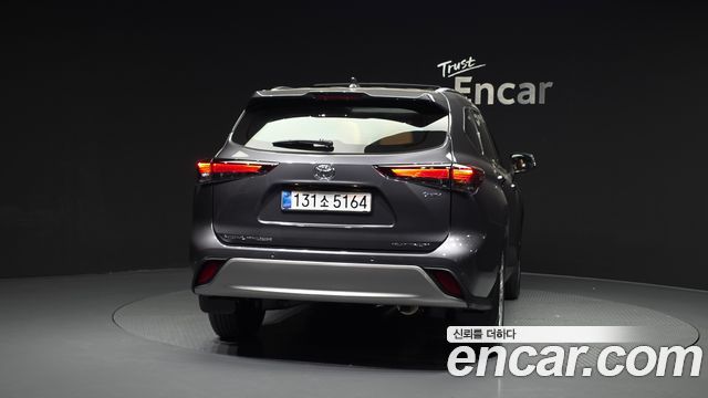 Toyota Highlander Hybrid - фото 3