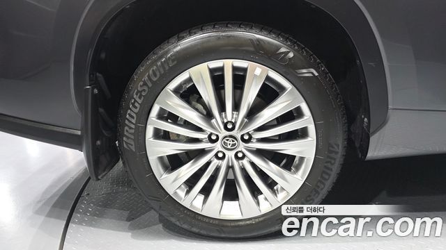 Toyota Highlander Hybrid - фото 4